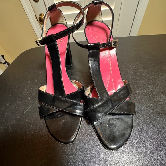 Kate Spade size 6 patent leather sandal - Picture 8 of 8
